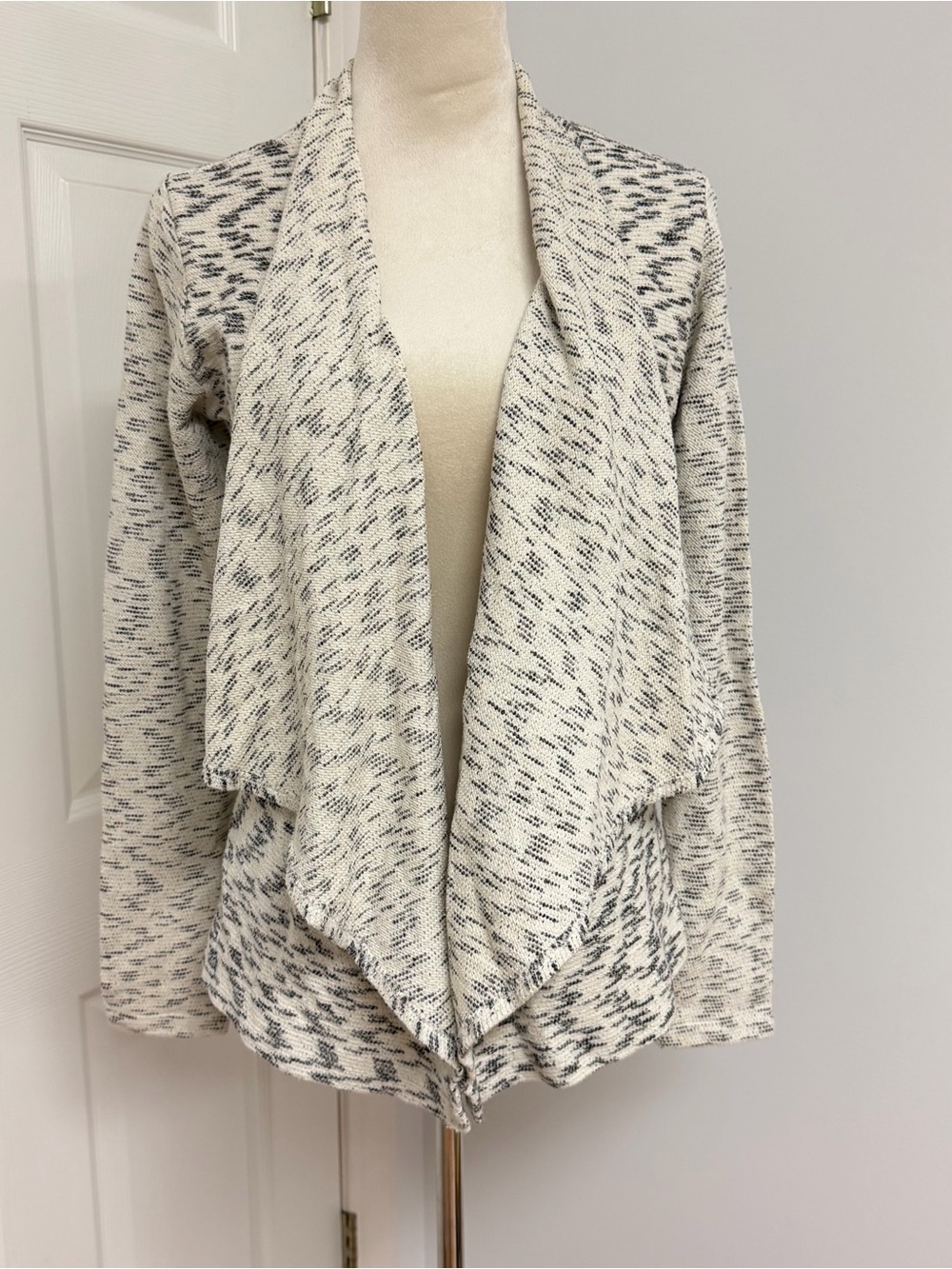 Lucky Brand Cream and Black Speckled Draped Cardigan